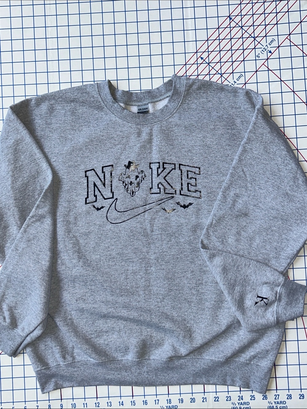 Rare Nike Gildan crewneck sweatshirt Halloween-themed ghost cowboy hat bats